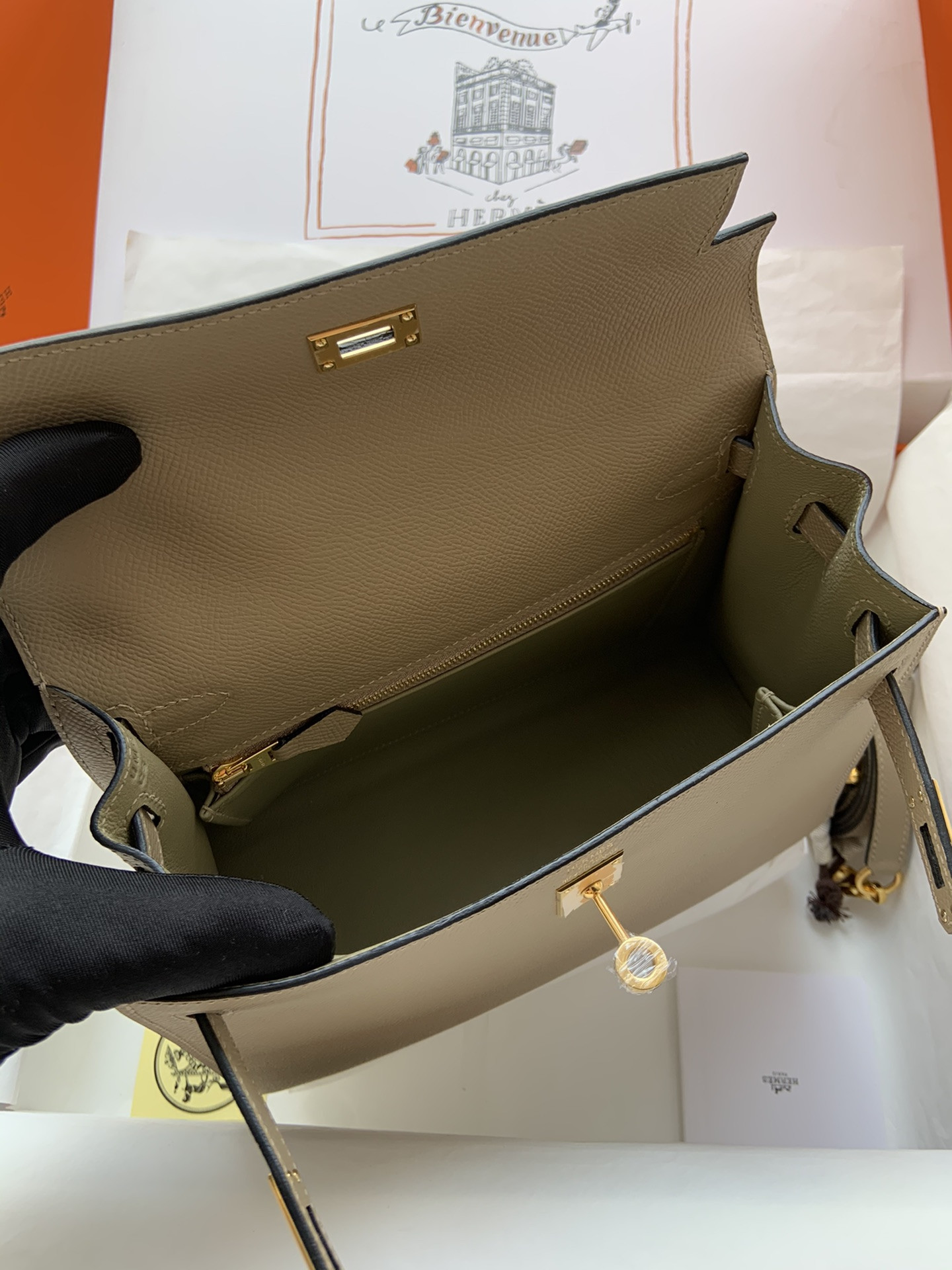 H**mes kelly gold-tone hardware 25 28