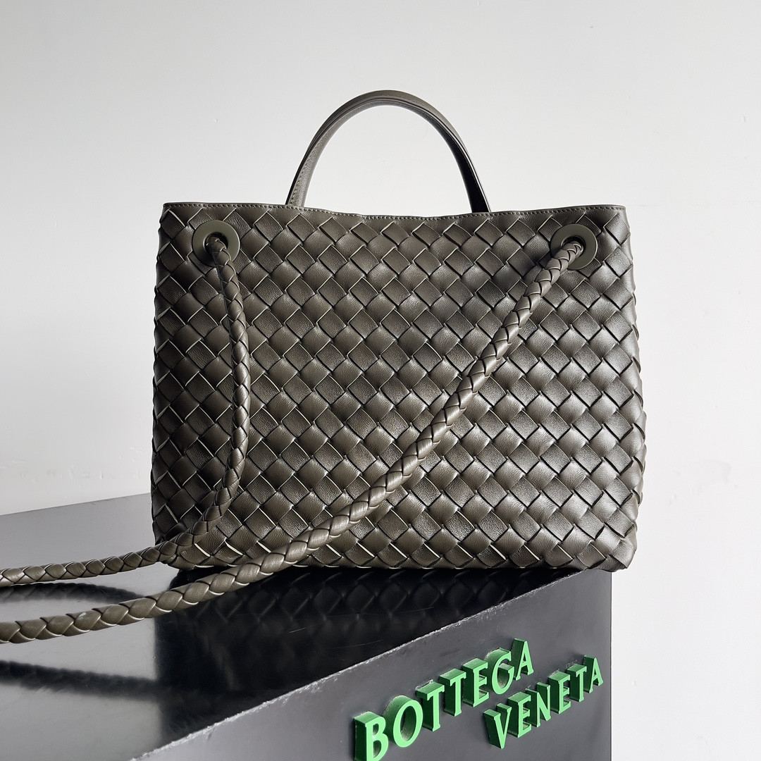 bo*te*ga Ve*ne*ta medium andiamo 32x25x11cm