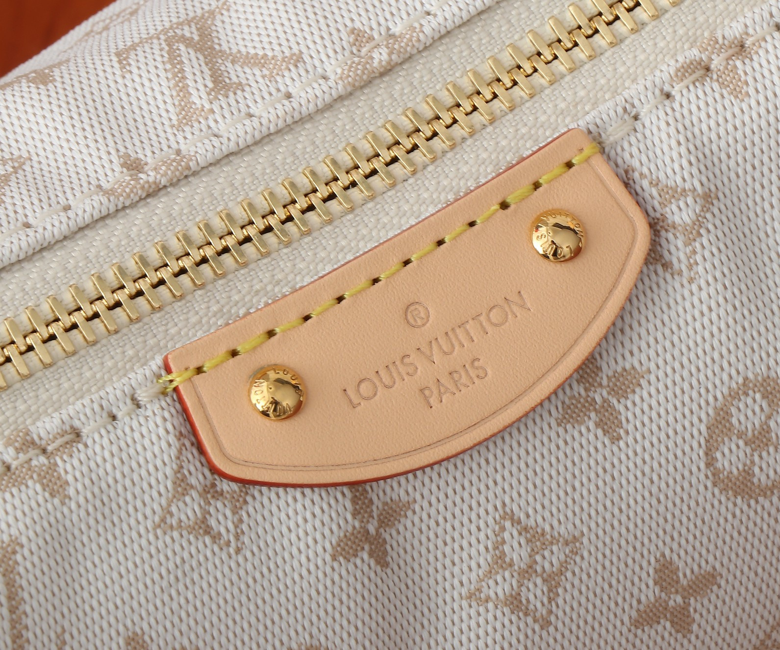 LV Hills Pochette M12433 18.5x11x6.5CM