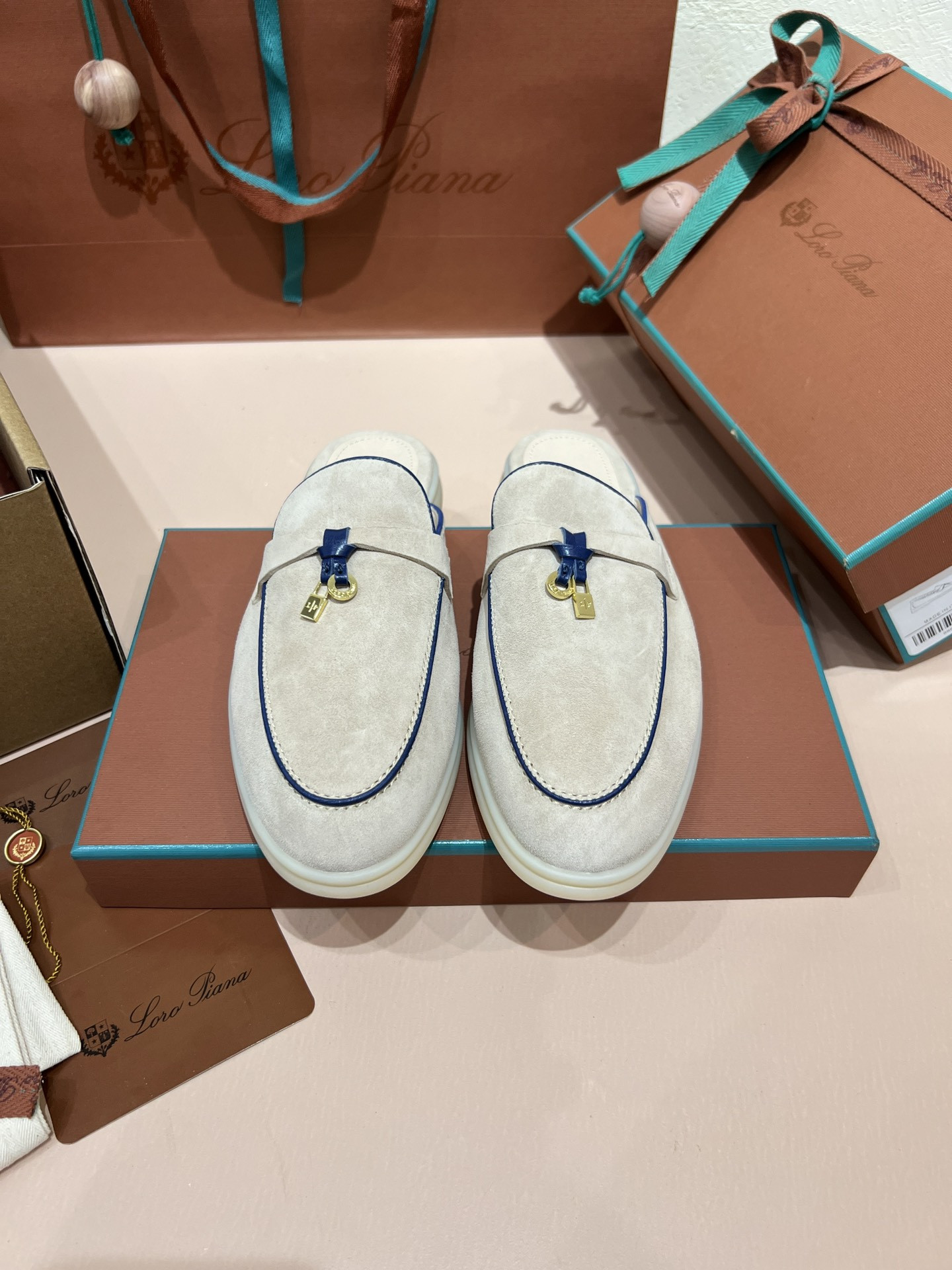 ua L**o p*ana babouche charms walk loafers