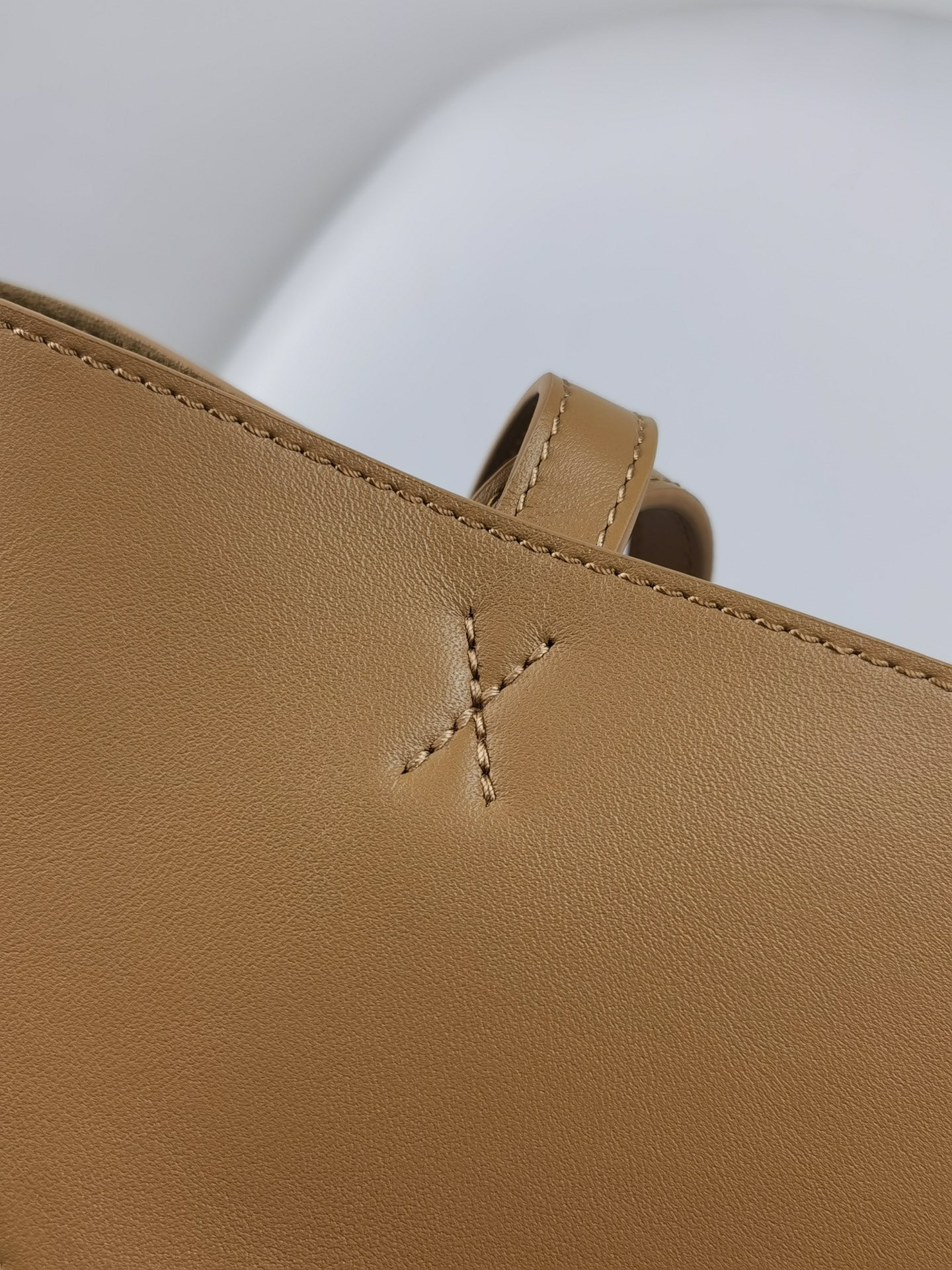 L0ew* medium puzzle fold tote in shiny calfskin 25.5x14.5x31.5cm