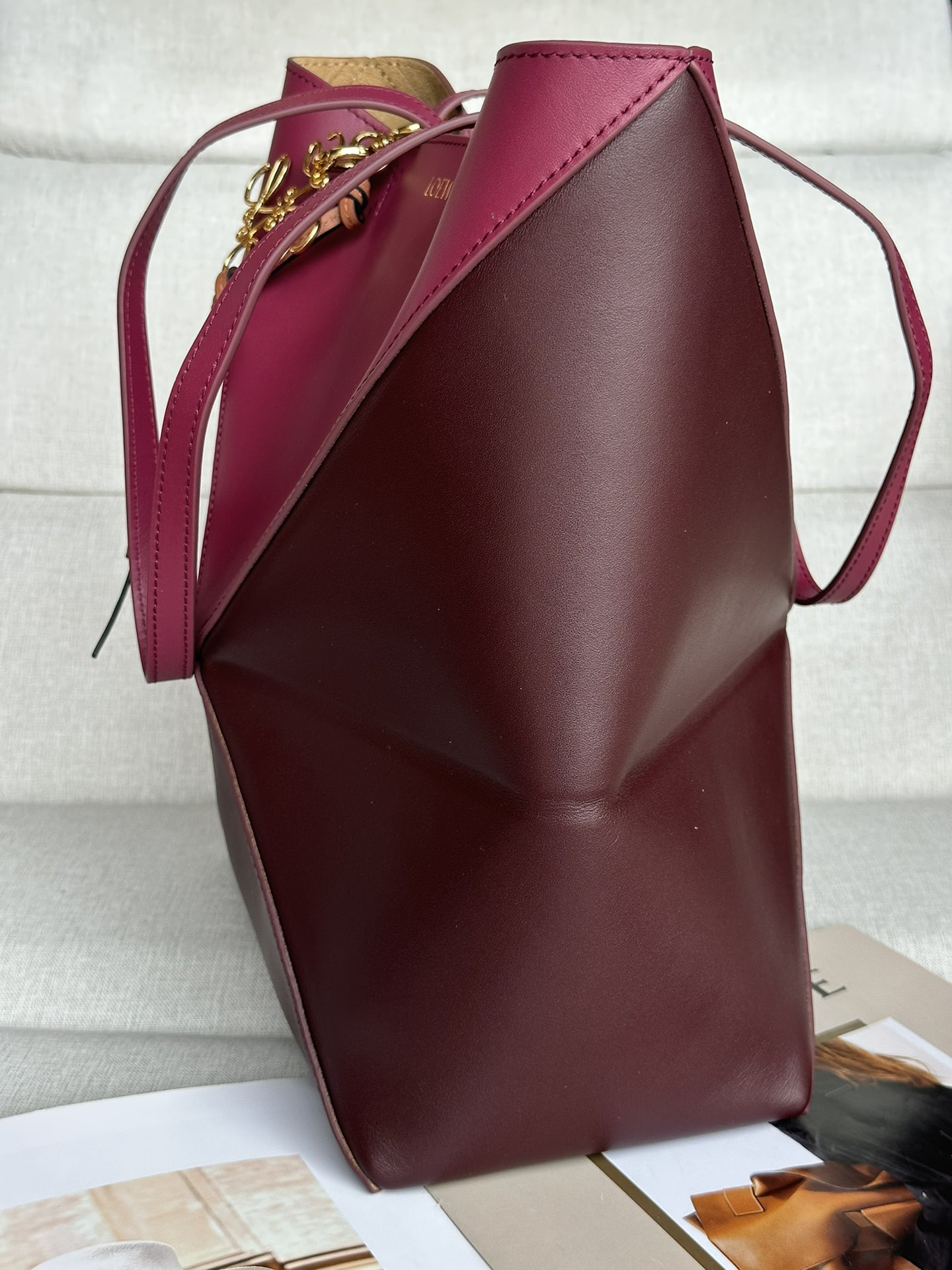 L0ew* medium puzzle fold tote in shiny calfskin 25.5x14.5x31.5cm
