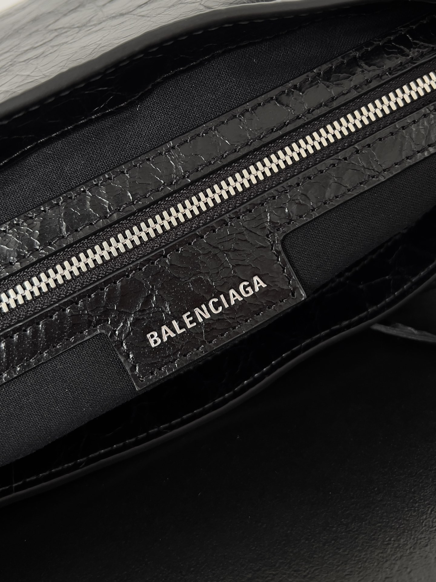 Ba*len*cia*ga le cagole mini flap bag in black 24 x 14 x 5 cm