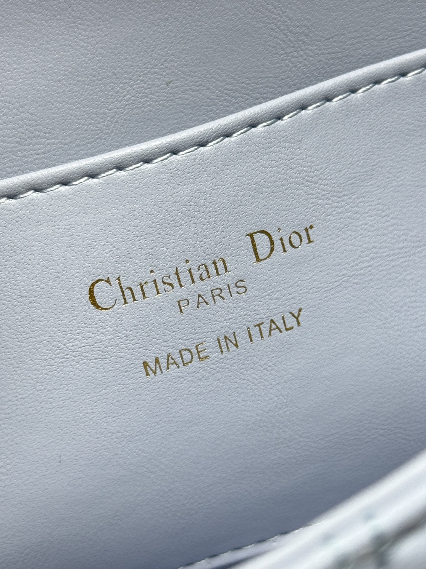 D*or miss D*or flap bag 22 x 11 x 6 cm