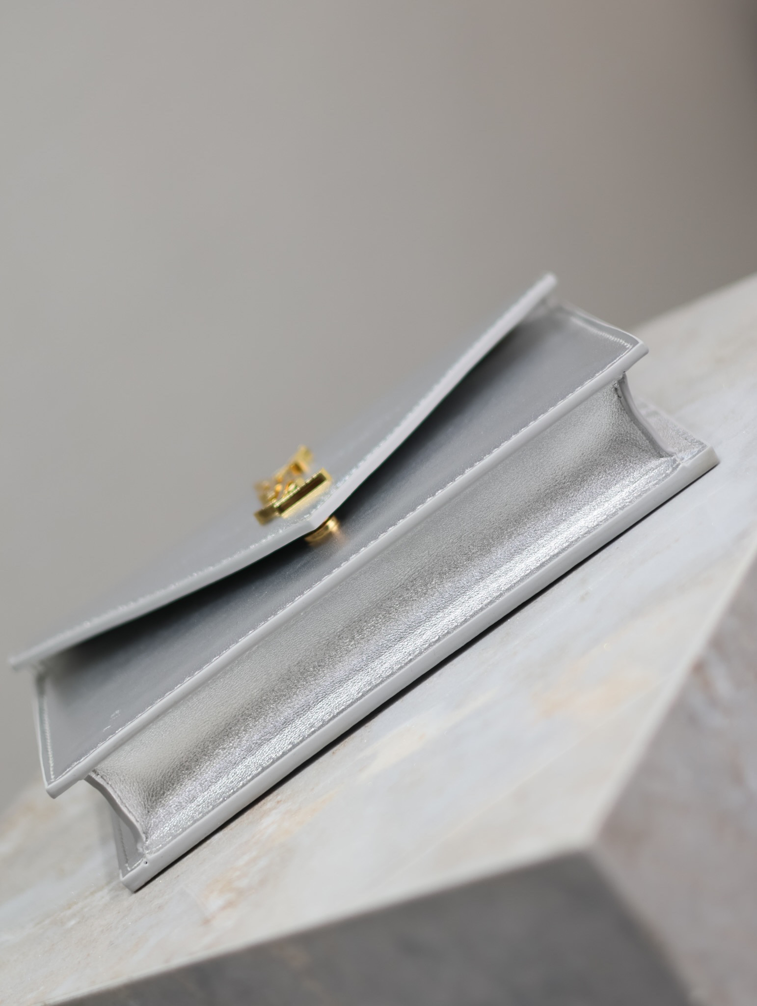Y*L cassandra woc envelope chain wallet 19x12.5x3.5cm