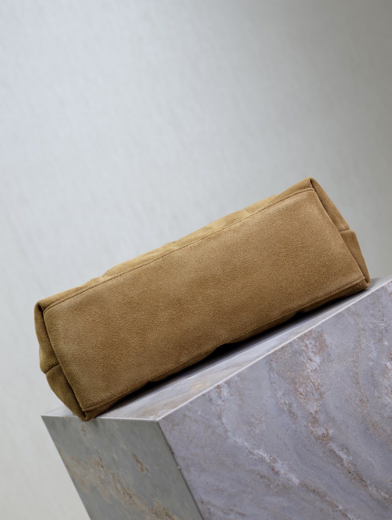 Y*L loulou puffer (suede) 35x23x13.5cm