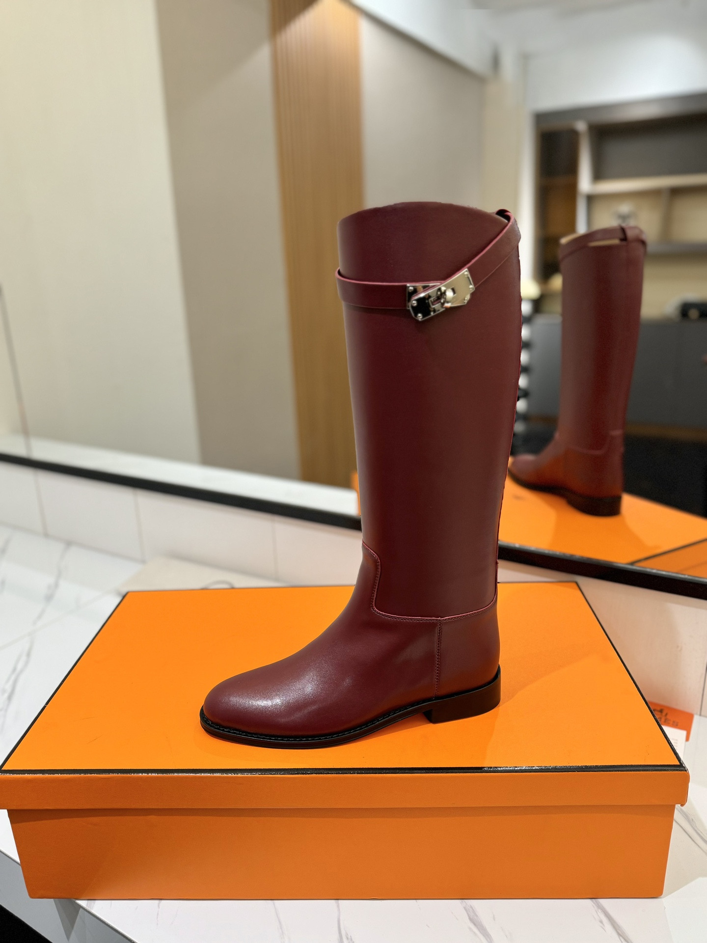 ua H**mes jumping boots