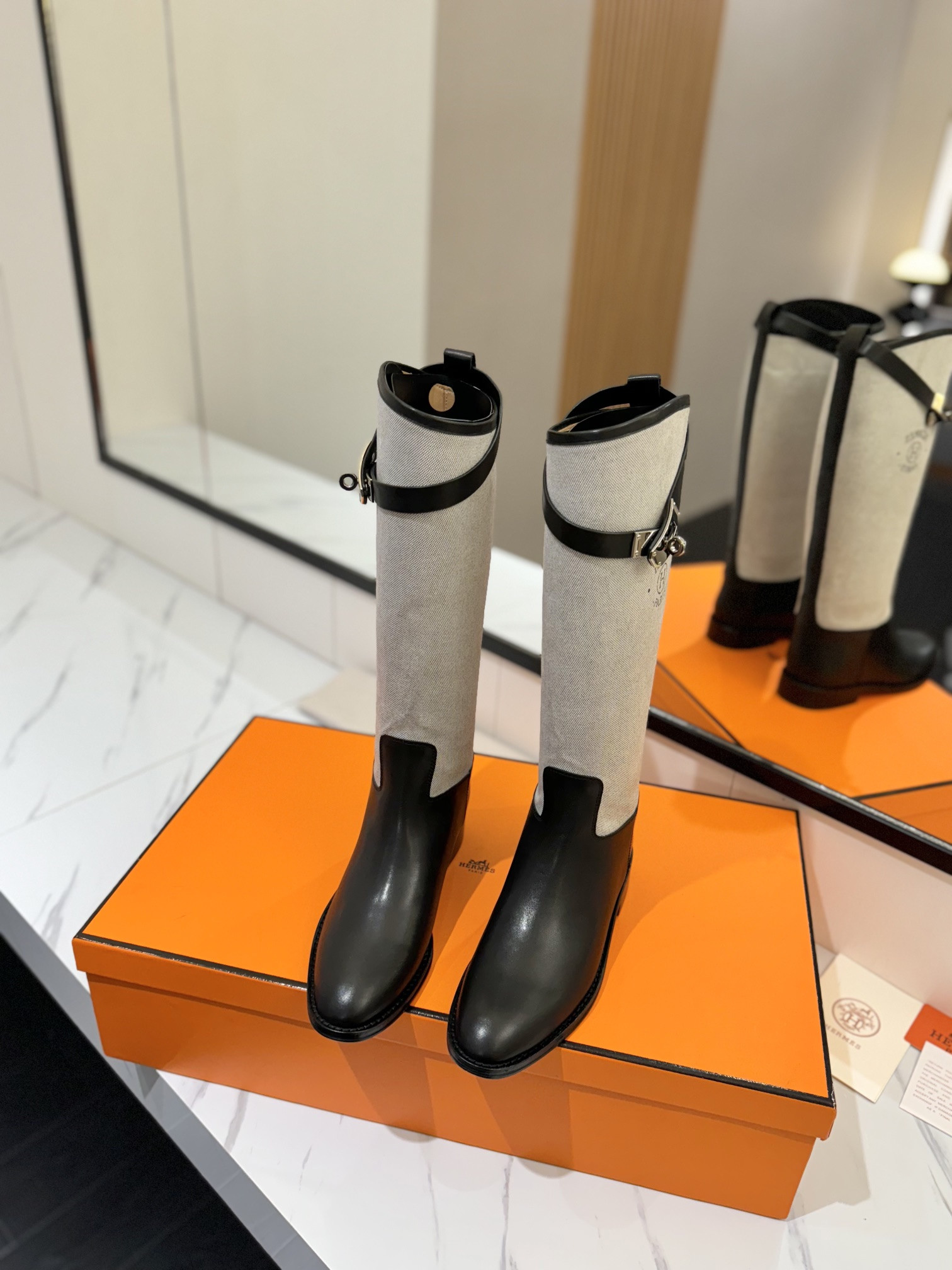 ua H**mes jumping boots