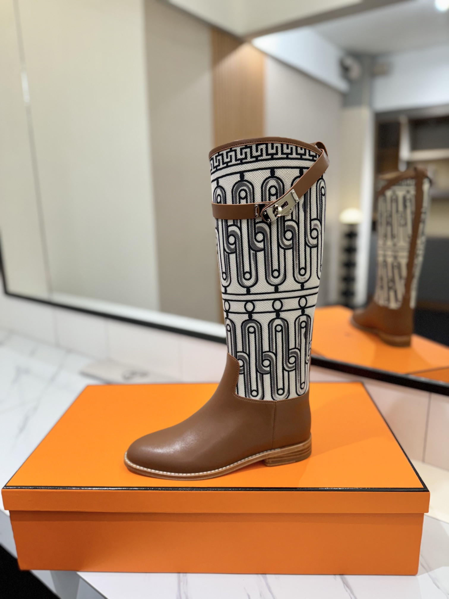ua H**mes jumping boots