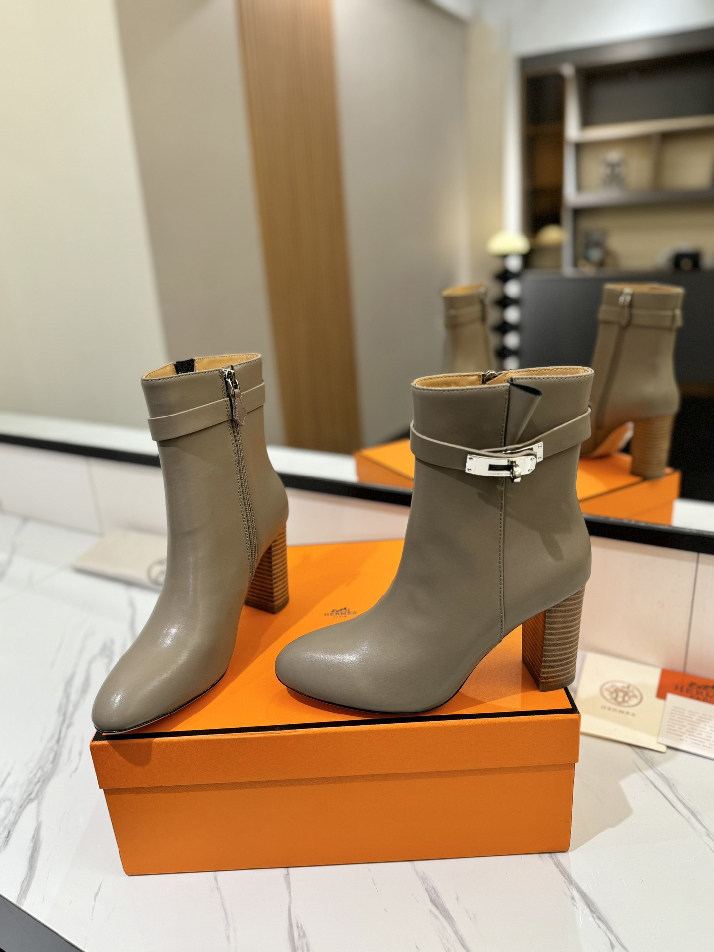 ua H**mes kelly jumping boots