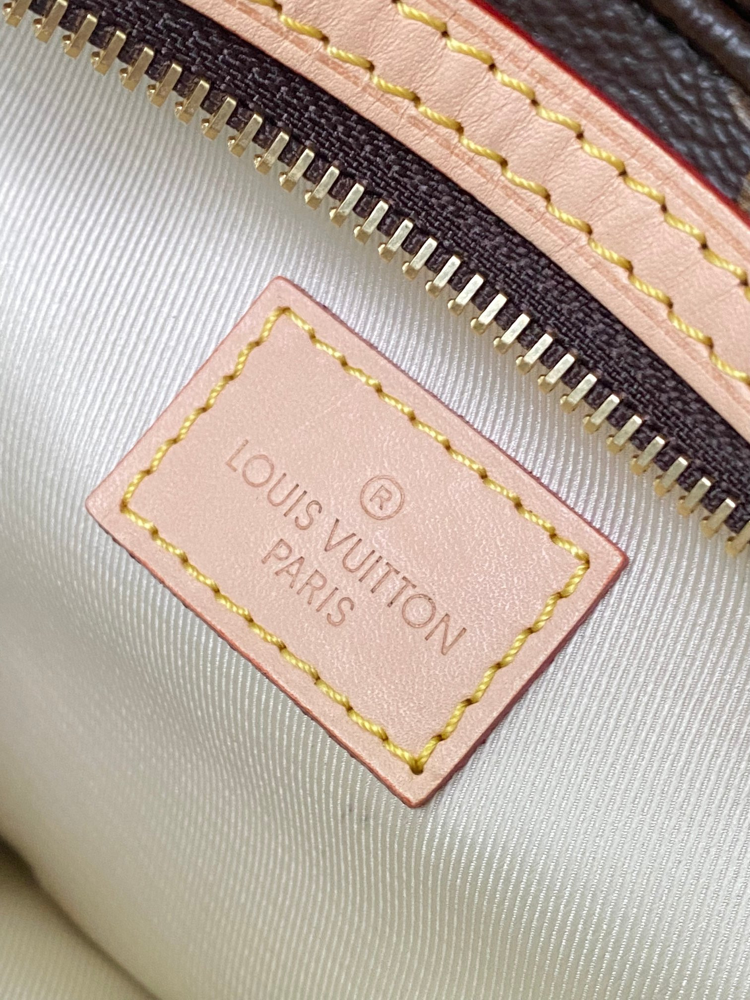 LV High Rise M46784 15 x 6.3 x 3.1 inches