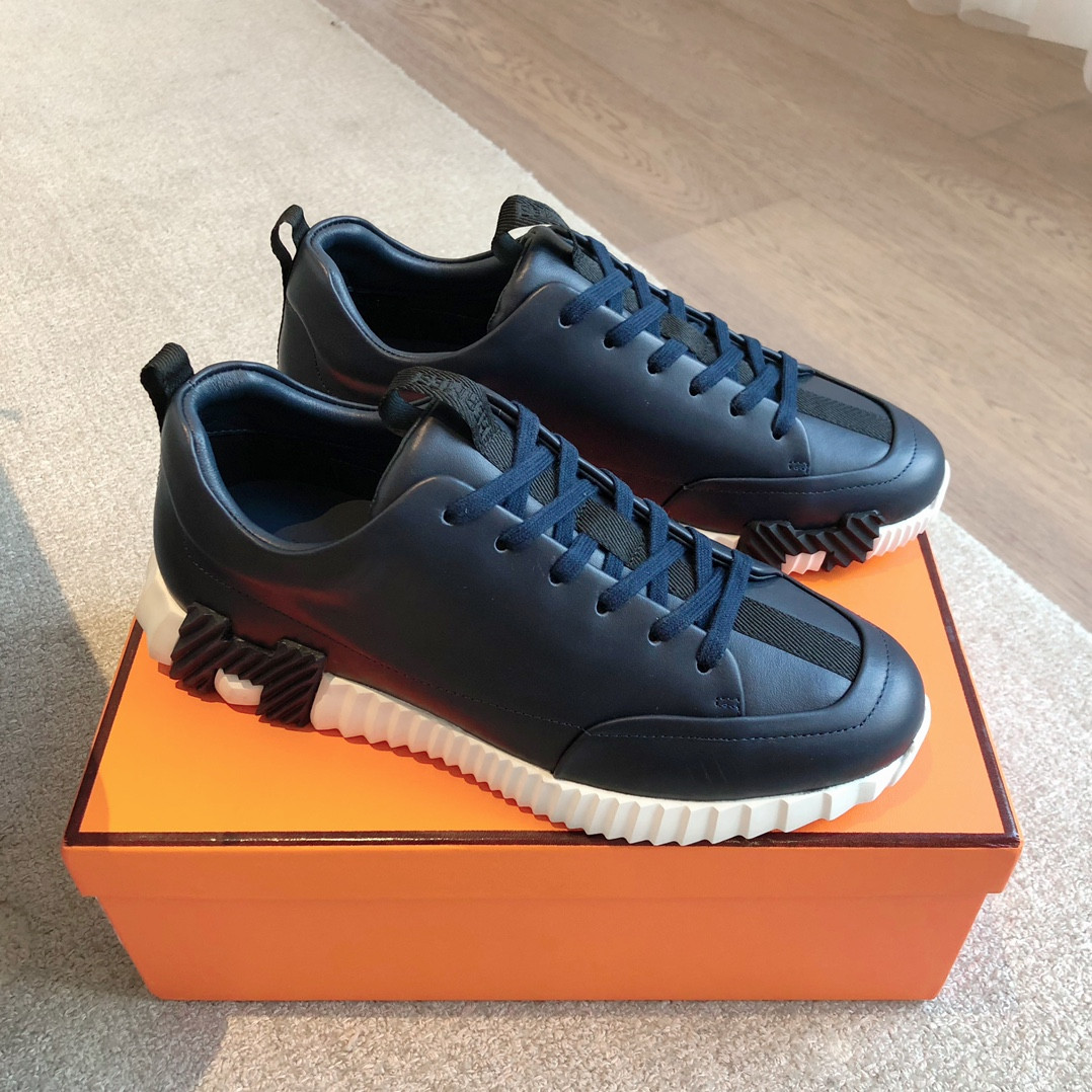 ua H**mes bouncing sneaker
