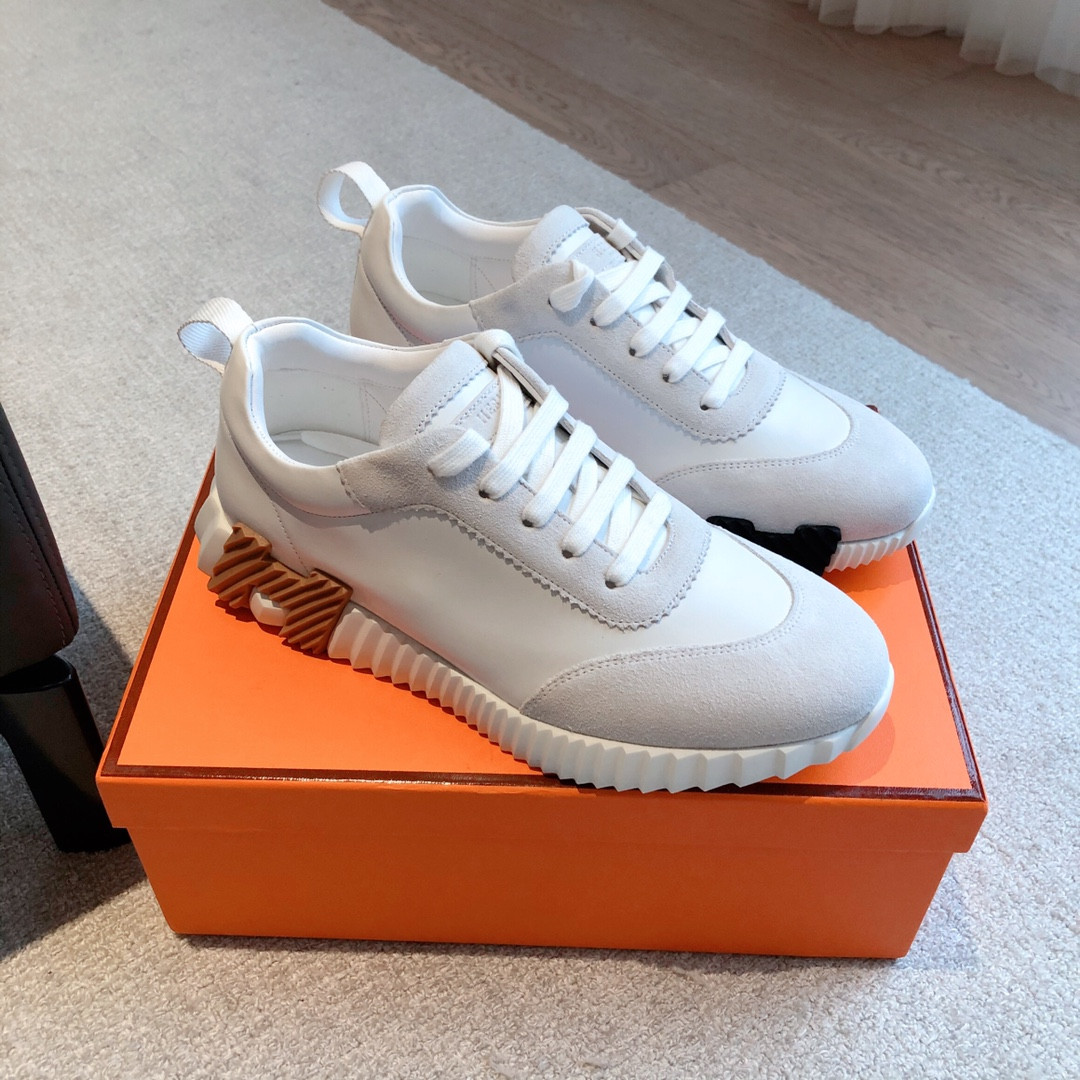 ua H**mes bouncing sneaker
