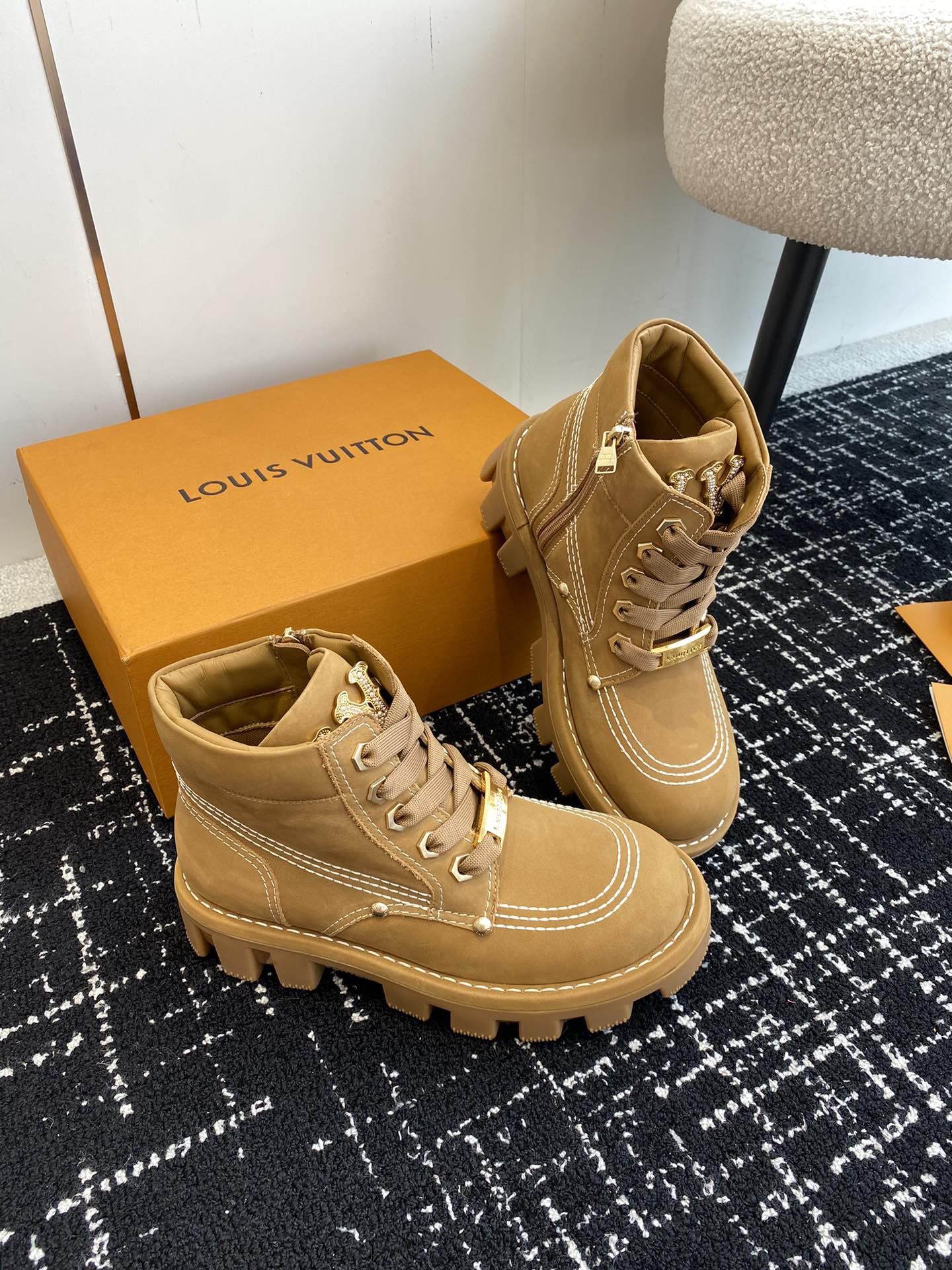 UA LV Boot