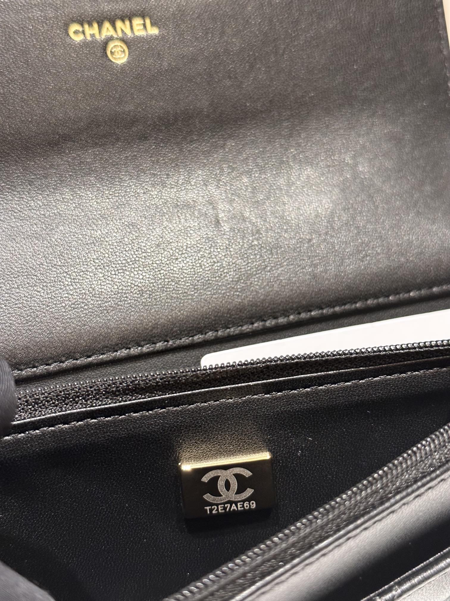 Ch*el woc classic wallet on chain 19cm