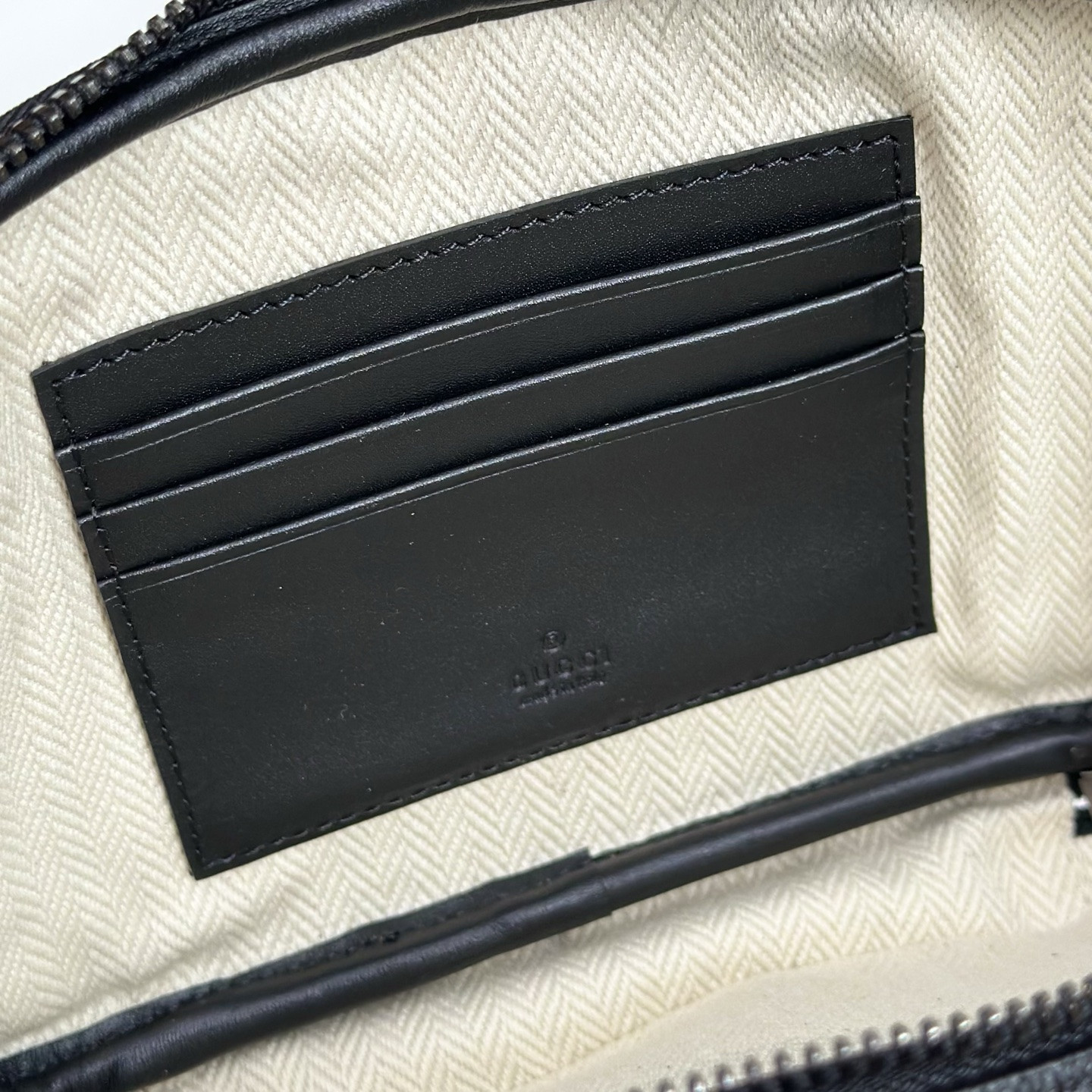 G*u*i gg emblem mini crossbody bag 19x12.5x7cm
