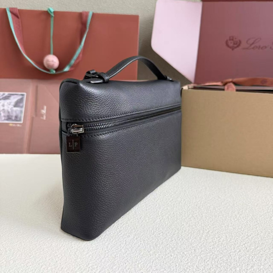 L**o p*ana extra pouch l29 29x18x5cm
