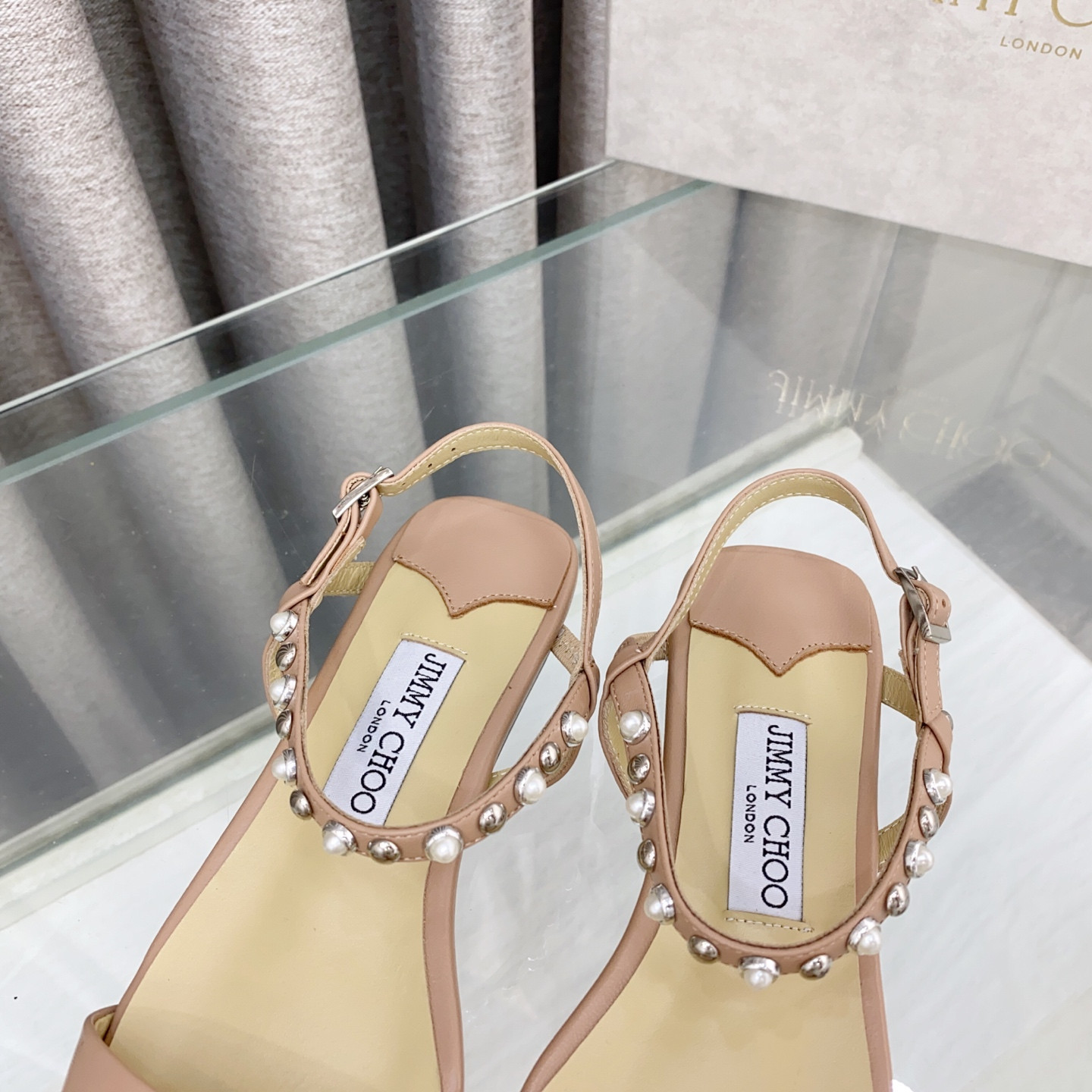 ua Ji*y Ch* sandals