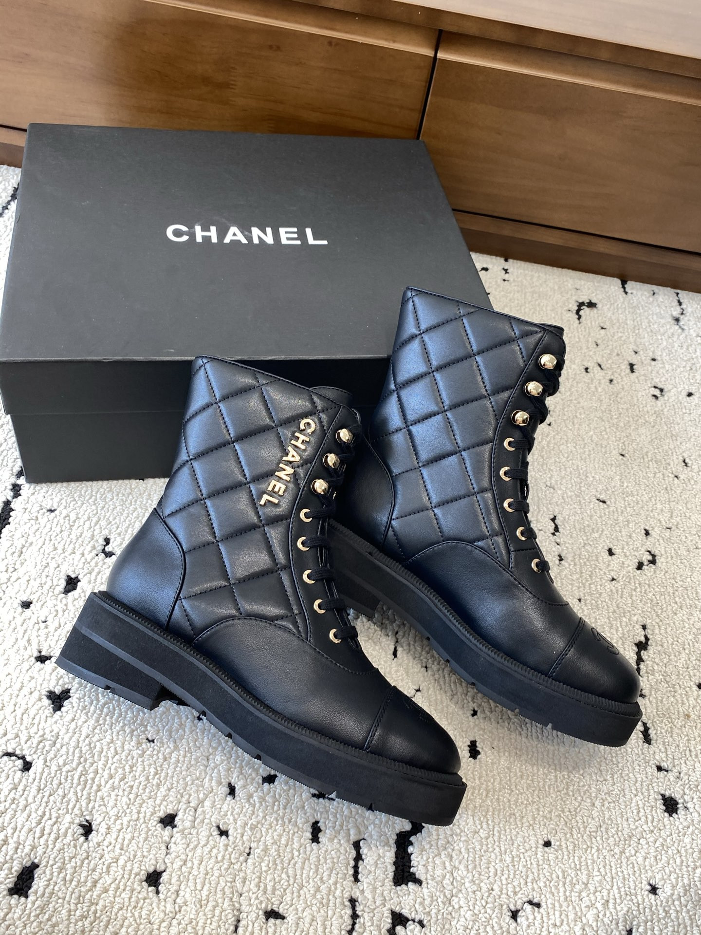ua Ch*el boots