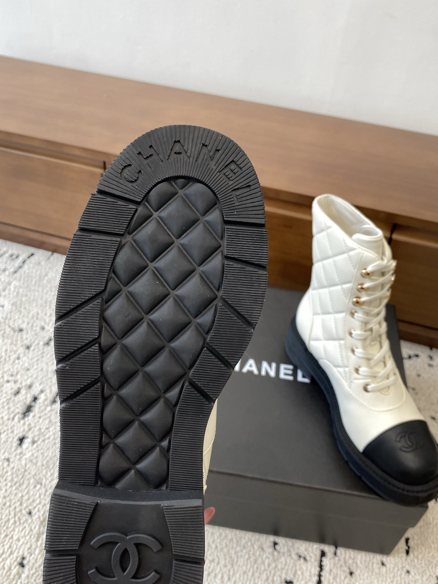 ua Ch*el boots