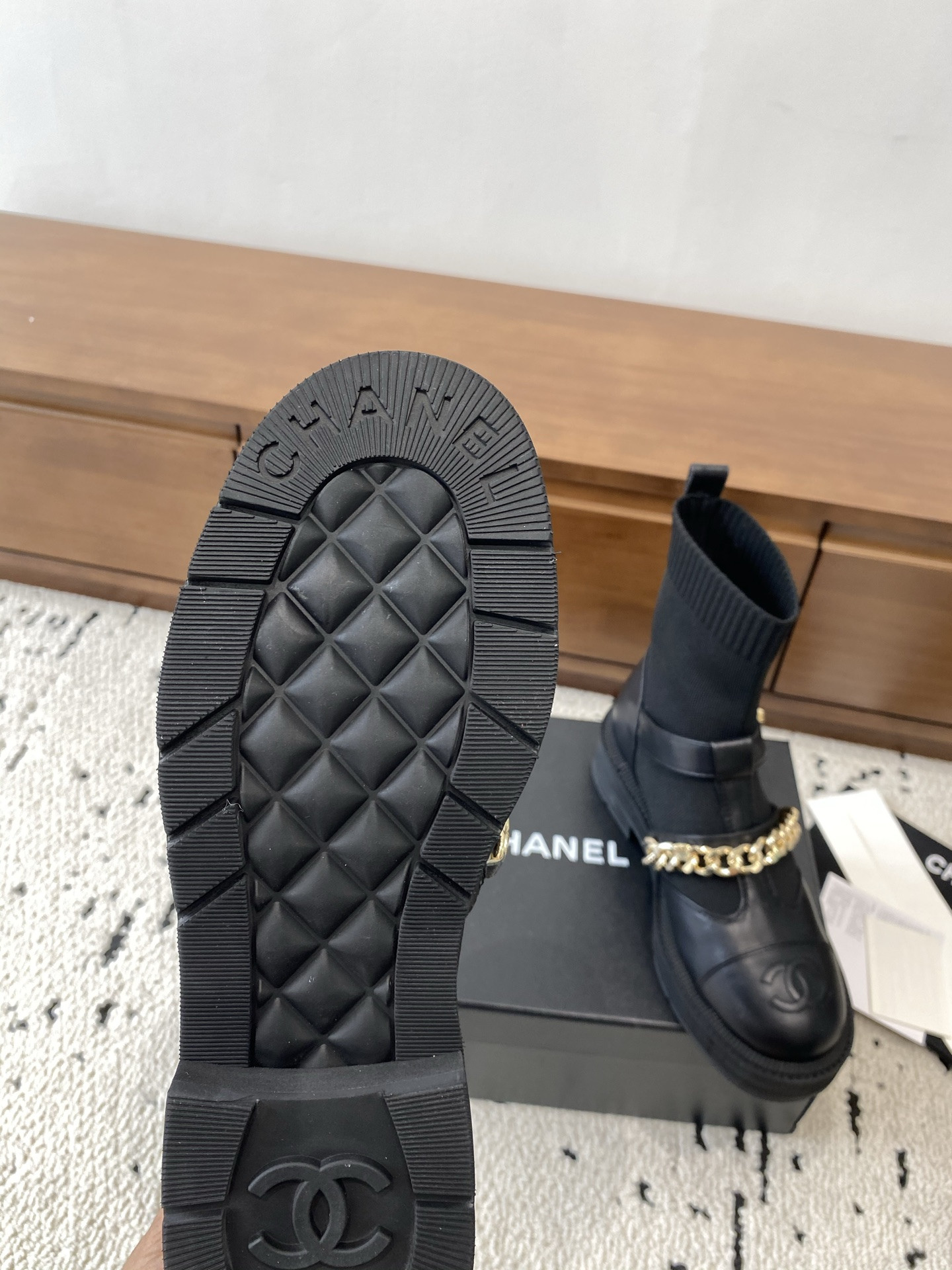 ua Ch*el boots