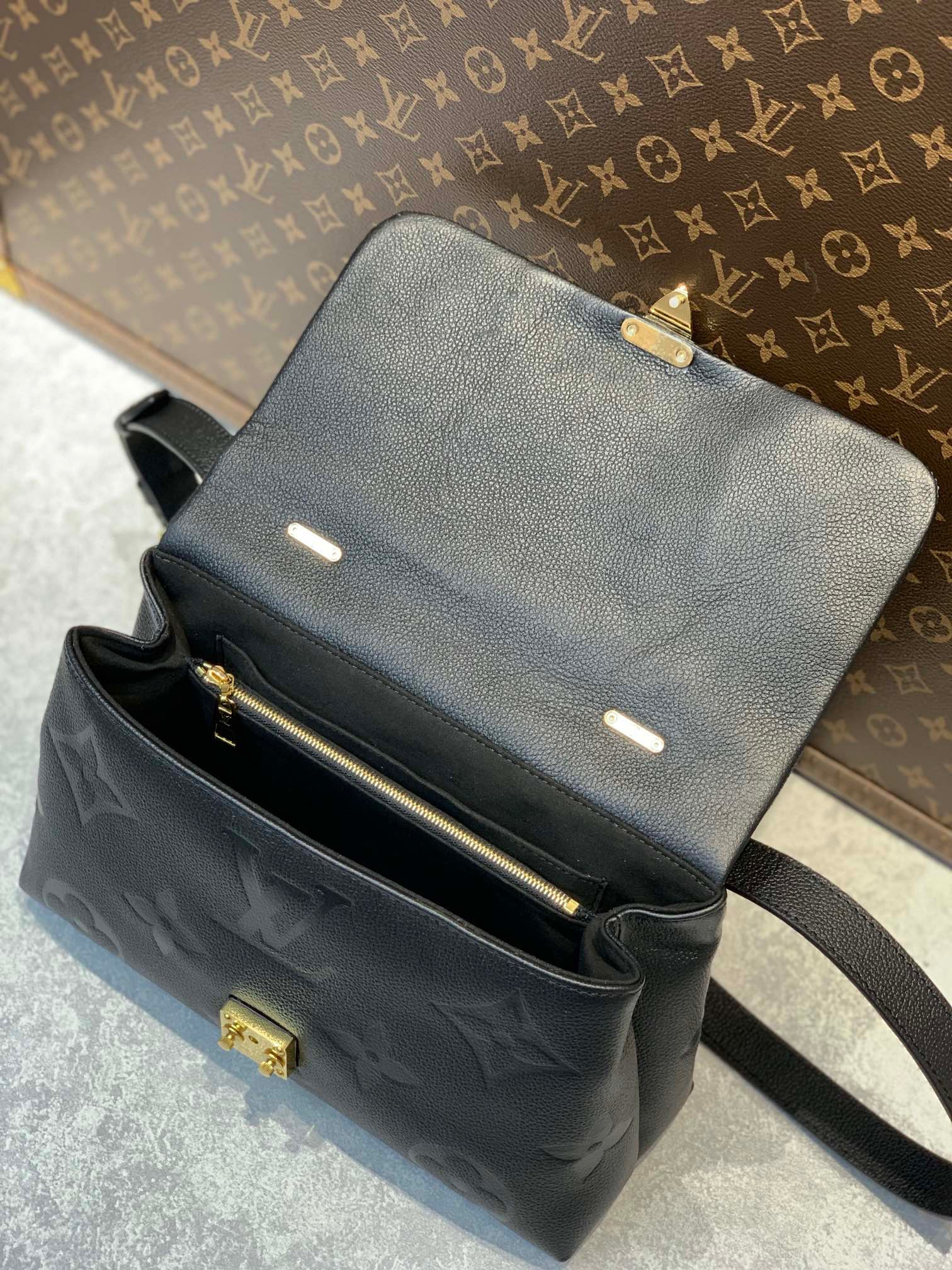 LV MADELEINE MM M45976